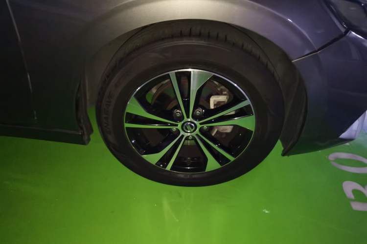 Used Nissan Sylphy 2021 1.6L XL CVT Smart Enjoyment Edition Right Front Wheel Hub