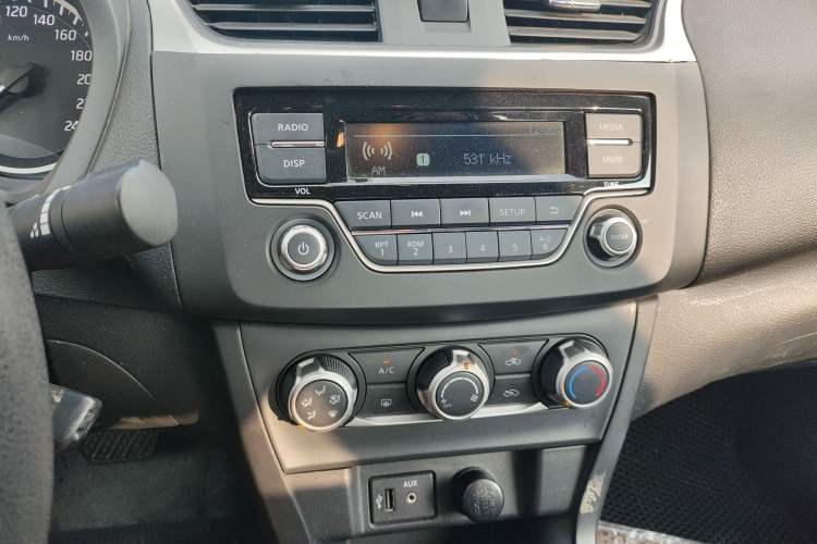 Used Nissan Sylphy 2021 Classic 1.6XE CVT Comfort Edition Audio And AC Panel