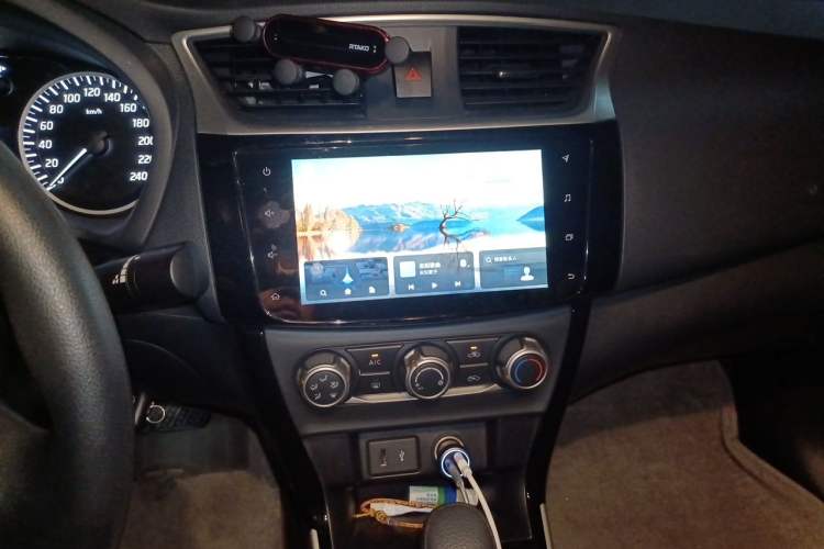 Used Nissan Sylphy 2021 Classic 1.6XL CVT Luxury Edition Audio And AC Panel