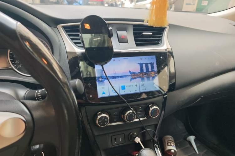 Used Nissan Sylphy 2021 Classic 1.6XL CVT Luxury Edition Audio And AC Panel