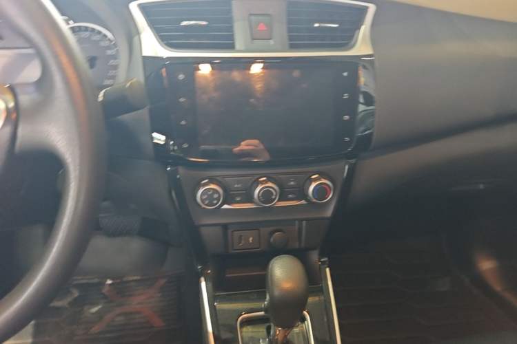Used Nissan Sylphy 2021 Classic 1.6XL CVT Luxury Edition Audio And AC Panel