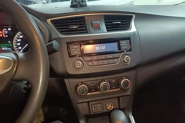 Used Nissan Sylphy 2021 Classic 1.6XE CVT Comfort Edition Audio And AC Panel