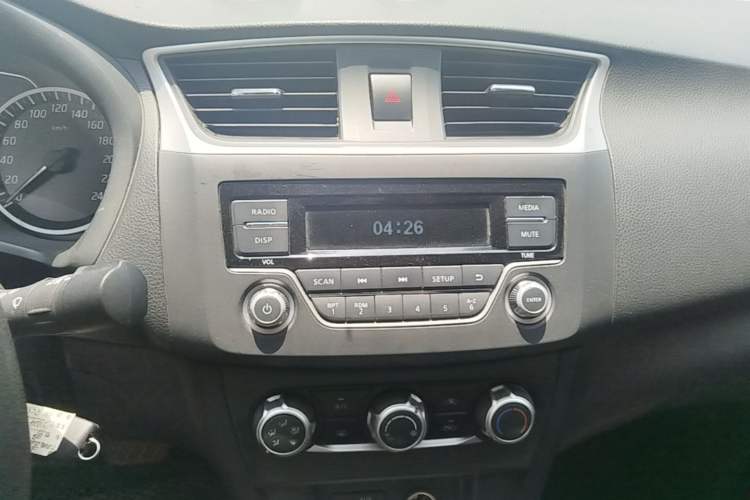 Used Nissan Sylphy 2021 Classic 1.6XE CVT Exclusive Edition Audio And AC Panel