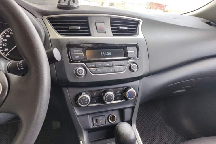 Used Nissan Sylphy 2021 Classic 1.6XE CVT Comfort Edition Audio And AC Panel