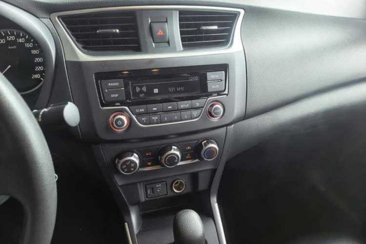 Used Nissan Sylphy 2021 Classic 1.6XE CVT Comfort Edition Audio And AC Panel