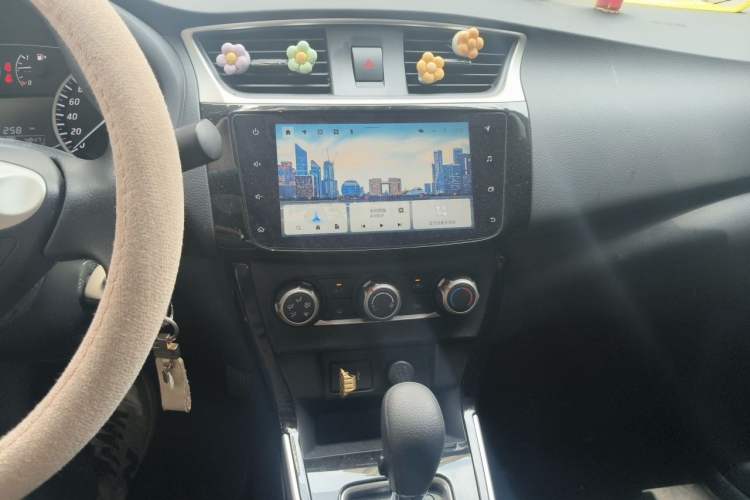Used Nissan Sylphy 2021 Classic 1.6XL CVT Luxury Edition Audio And AC Panel