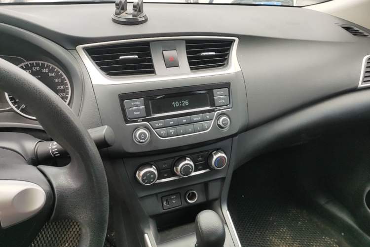 Used Nissan Sylphy 2021 Classic 1.6XE CVT Comfort Edition Audio And AC Panel
