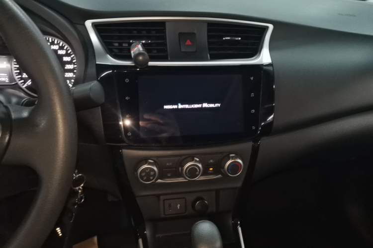 Used Nissan Sylphy 2021 Classic 1.6XL CVT Luxury Edition Audio And AC Panel