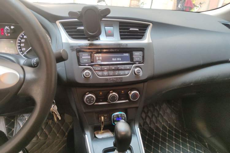 Used Nissan Sylphy 2021 Classic 1.6XE CVT Comfort Edition Audio And AC Panel