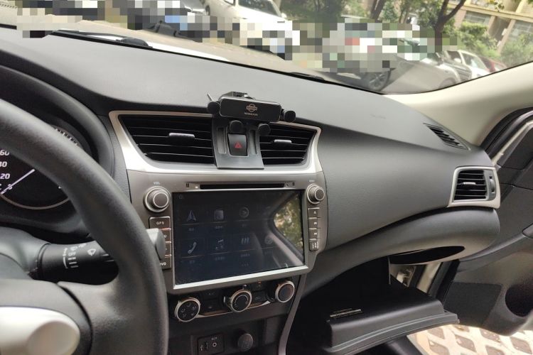 Used Nissan Sylphy 2021 Classic 1.6XE CVT Comfort Edition Audio And AC Panel