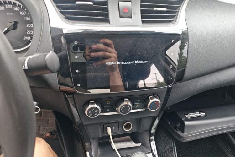 Used Nissan Sylphy 2021 Classic 1.6XL CVT Luxury Edition Audio And AC Panel