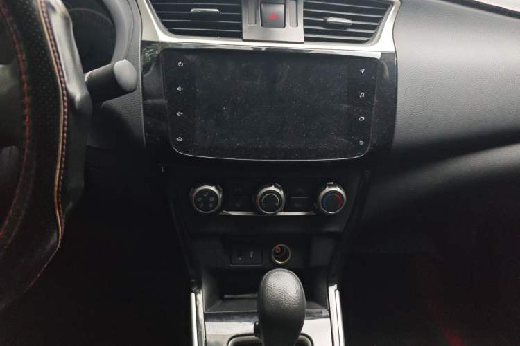 Used Nissan Sylphy 2021 Classic 1.6XL CVT Luxury Edition Audio And AC Panel