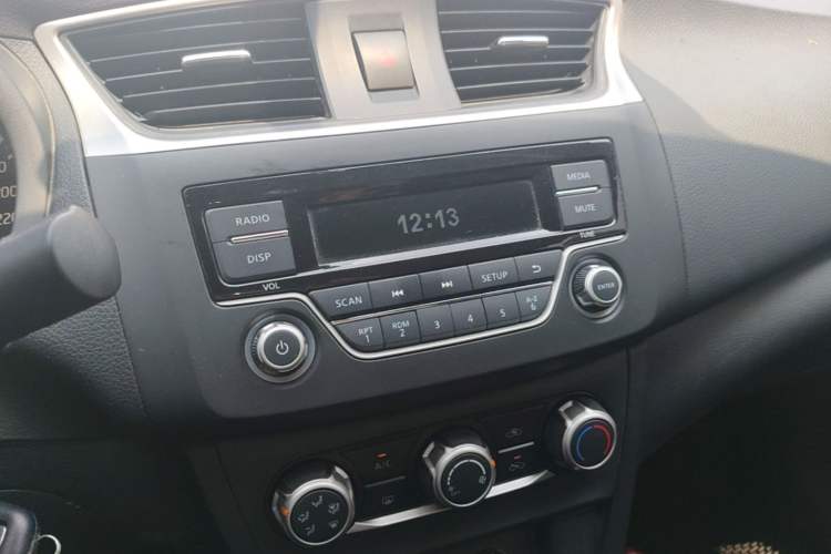 Used Nissan Sylphy 2021 Classic 1.6XE CVT Comfort Edition Audio And AC Panel