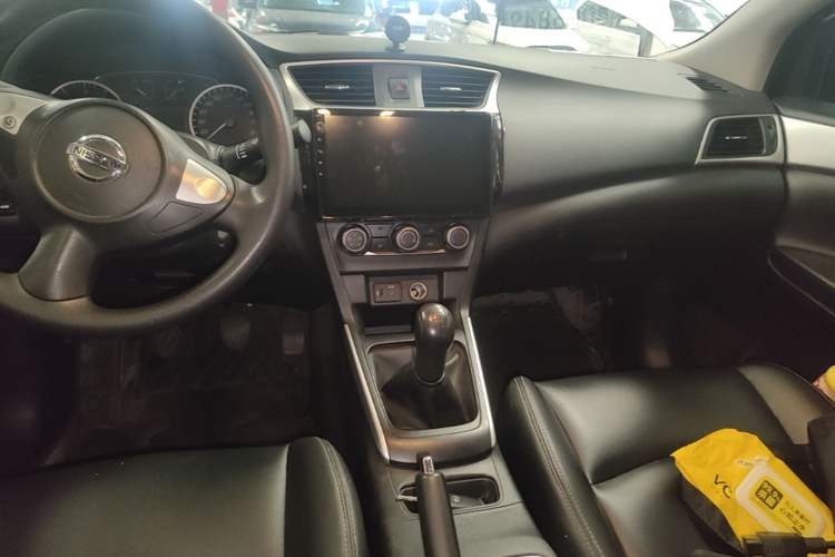 Used Nissan Sylphy 2021 Classic 1.6XE Manual Comfort Edition Audio And AC Panel