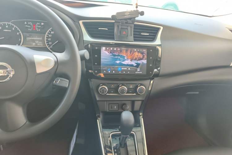 Used Nissan Sylphy 2021 Classic 1.6XL CVT Luxury Edition Audio And AC Panel