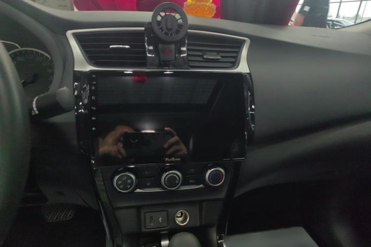 Used Nissan Sylphy 2021 Classic 1.6XL CVT Luxury Edition Audio And AC Panel