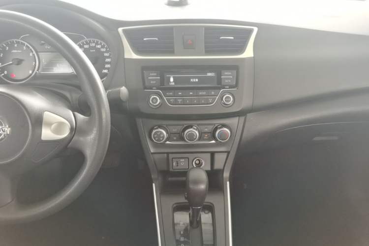Used Nissan Sylphy 2021 Classic 1.6XE CVT Comfort Edition Audio And AC Panel