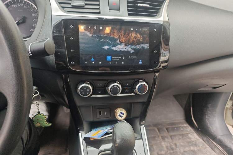 Used Nissan Sylphy 2021 Classic 1.6XL CVT Luxury Edition Audio And AC Panel
