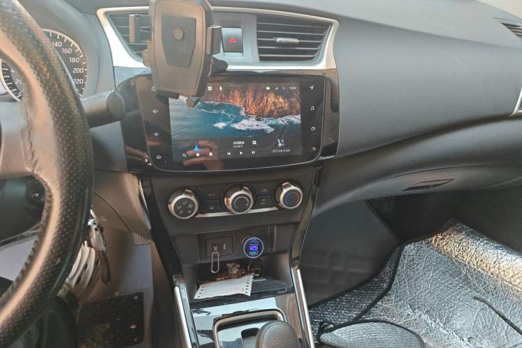 Used Nissan Sylphy 2021 Classic 1.6XL CVT Luxury Edition Audio And AC Panel