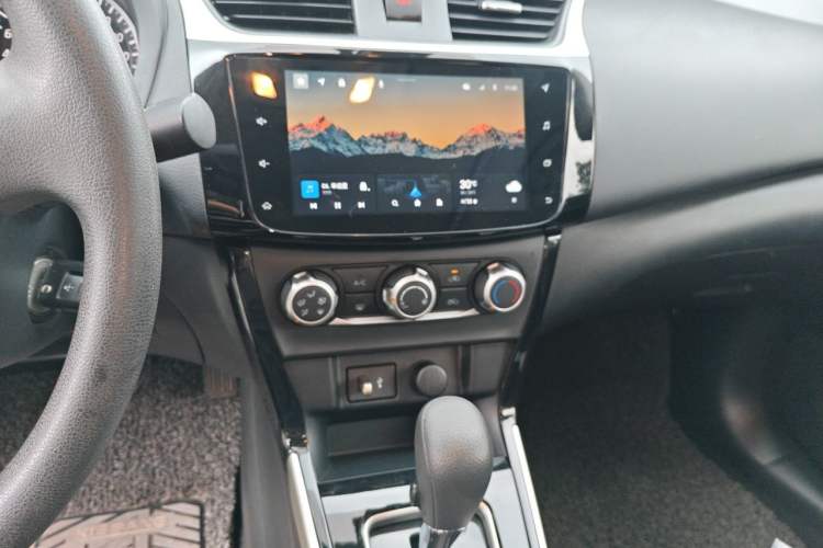 Used Nissan Sylphy 2021 Classic 1.6XL CVT Luxury Edition Audio And AC Panel