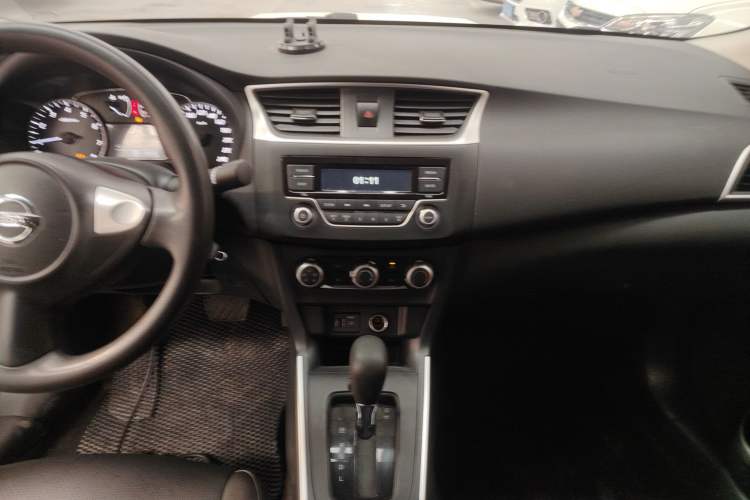 Used Nissan Sylphy 2021 Classic 1.6XE CVT Comfort Edition Audio And AC Panel