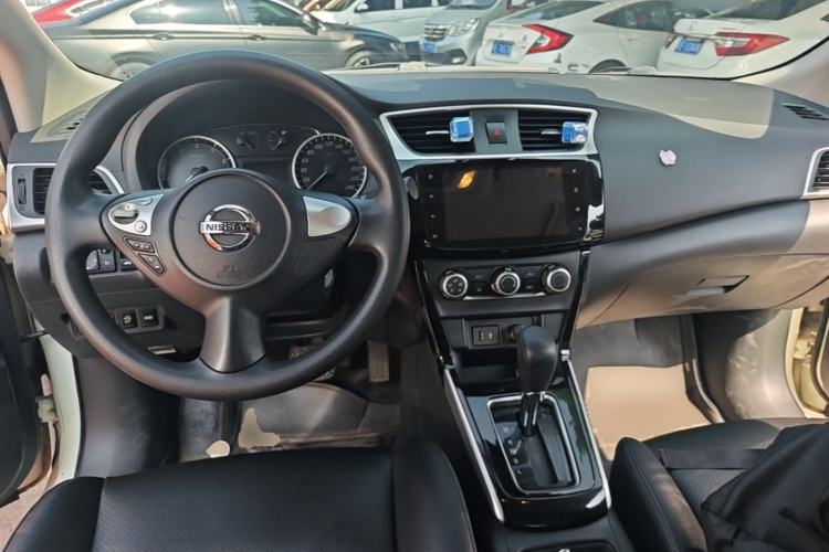 Used Nissan Sylphy 2021 Classic 1.6XL CVT Luxury Edition Center Console