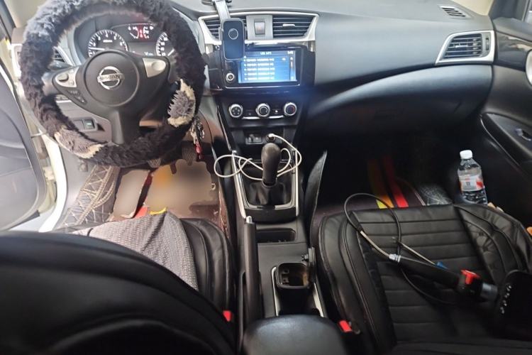 Used Nissan Sylphy 2021 Classic 1.6XL Manual Luxury Edition Center Console