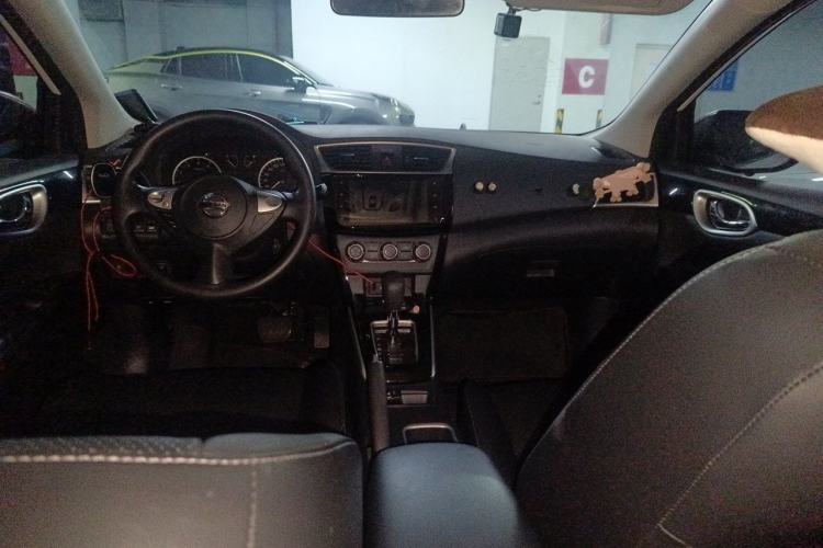 Used Nissan Sylphy 2021 Classic 1.6XL CVT Luxury Edition Center Console