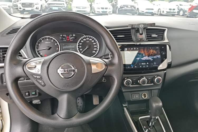 Used Nissan Sylphy 2021 Classic 1.6XL CVT Luxury Edition Center Console