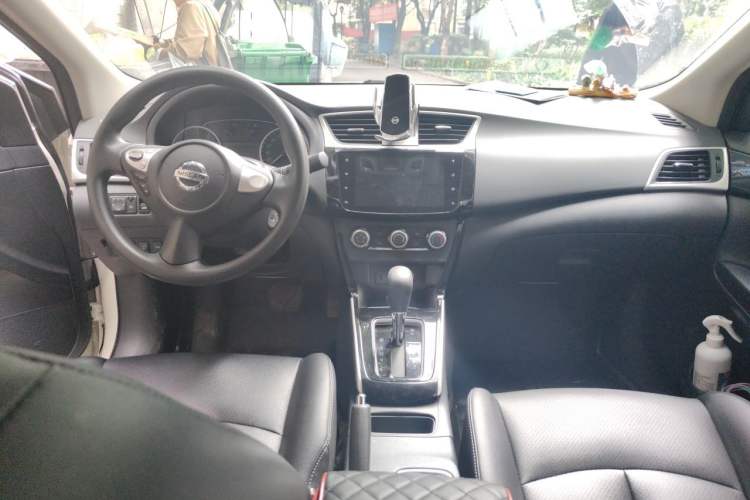 Used Nissan Sylphy 2021 Classic 1.6XL CVT Luxury Edition Center Console