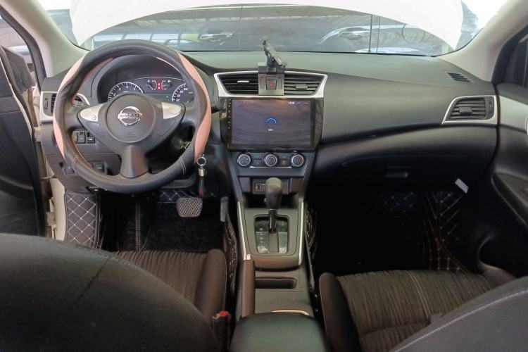 Used Nissan Sylphy 2021 Classic 1.6XE CVT Comfort Edition Center Console