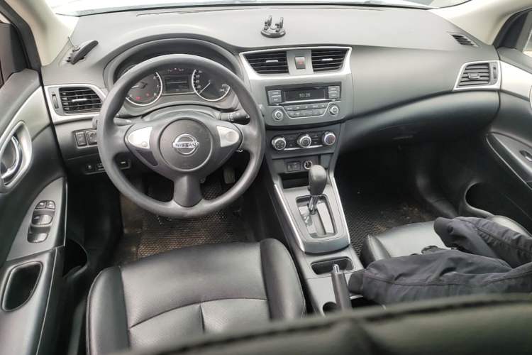 Used Nissan Sylphy 2021 Classic 1.6XE CVT Comfort Edition Center Console
