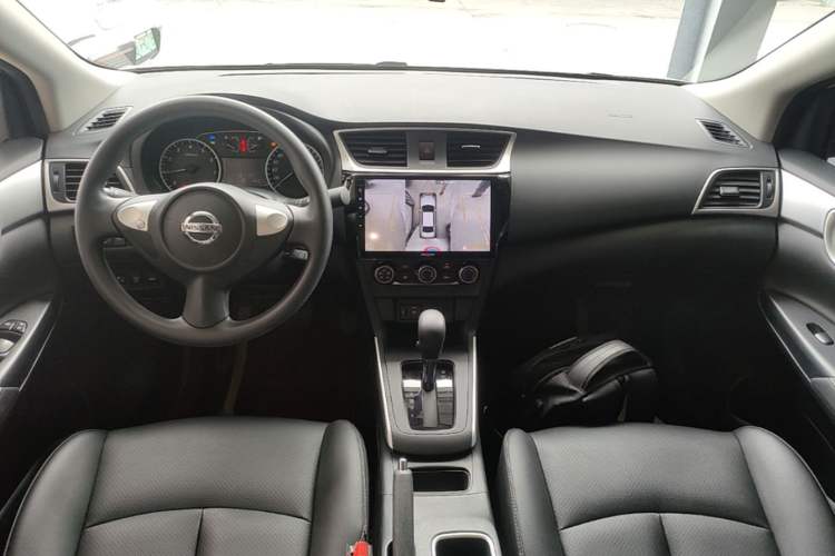 Used Nissan Sylphy 2021 Classic 1.6XE CVT Comfort Edition Center Console