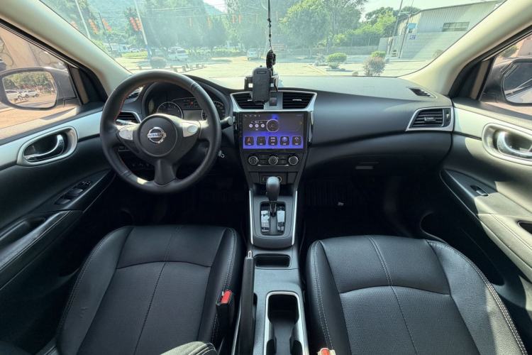 Used Nissan Sylphy 2021 Classic 1.6XE CVT Comfort Edition Center Console