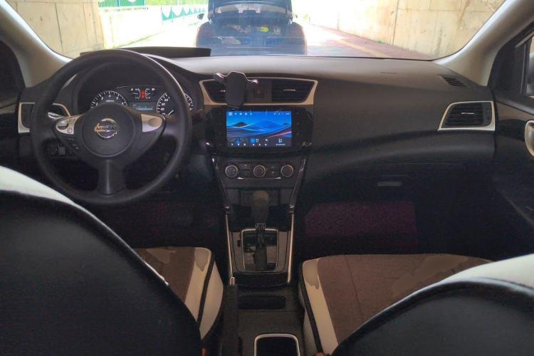 Used Nissan Sylphy 2021 Classic 1.6XL CVT Luxury Edition Center Console