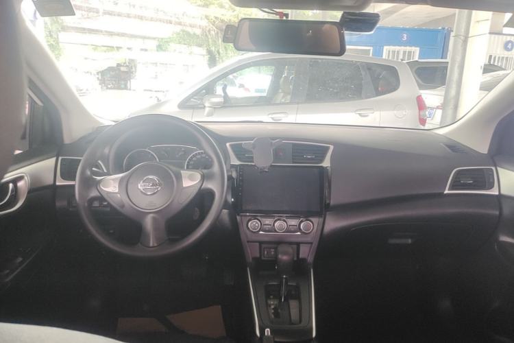 Used Nissan Sylphy 2021 Classic 1.6XE CVT Comfort Edition Center Console