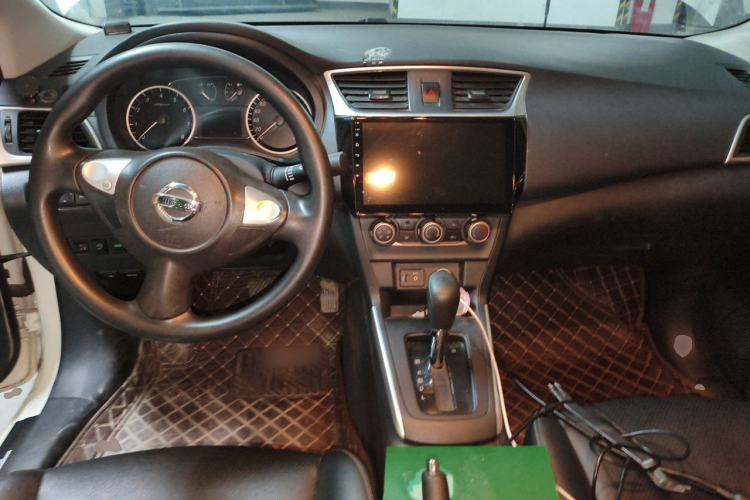 Used Nissan Sylphy 2021 Classic 1.6XE CVT Exclusive Edition Center Console