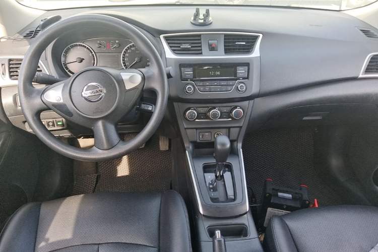 Used Nissan Sylphy 2021 Classic 1.6XE CVT Comfort Edition Center Console
