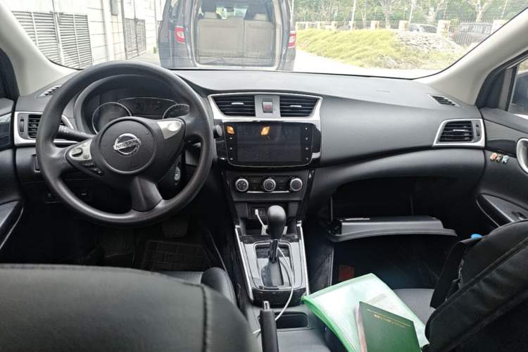 Used Nissan Sylphy 2021 Classic 1.6XL CVT Luxury Edition Center Console