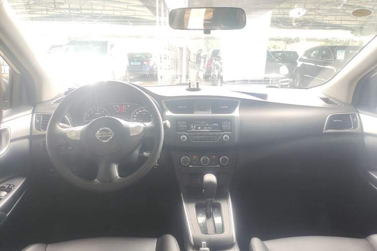 Used Nissan Sylphy 2021 Classic 1.6XL CVT Luxury Edition Center Console