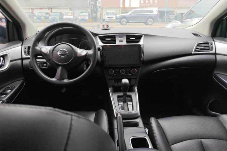Used Nissan Sylphy 2021 Classic 1.6XE CVT Exclusive Edition Center Console