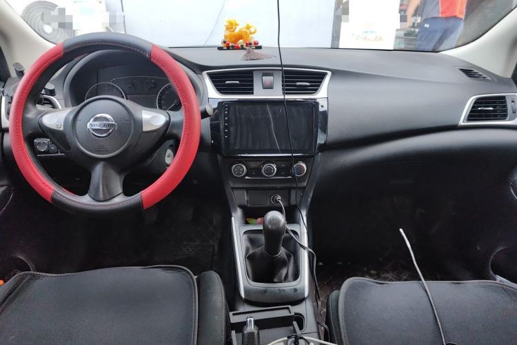 Used Nissan Sylphy 2021 Classic 1.6XE Manual Comfort Edition Center Console