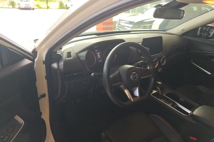 Used Nissan Sylphy 2021 1.6L XL CVT Enjoyment Edition Center Console