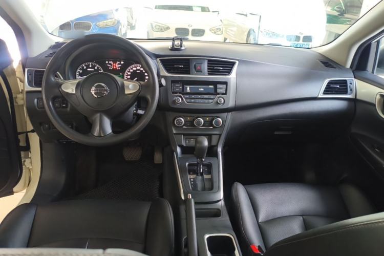 Used Nissan Sylphy 2021 Classic 1.6XL CVT Luxury Edition Center Console