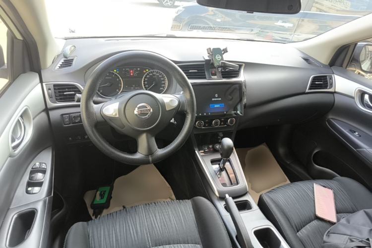 Used Nissan Sylphy 2021 Classic 1.6XE CVT Comfort Edition Center Console