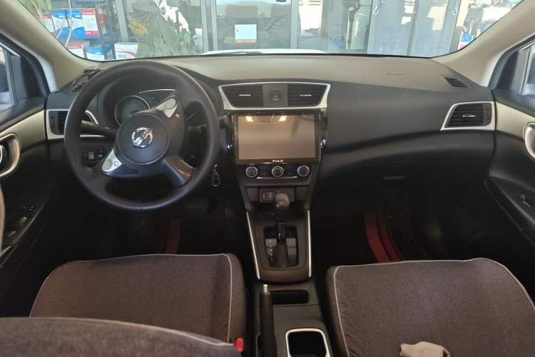 Used Nissan Sylphy 2021 Classic 1.6XE CVT Comfort Edition Center Console