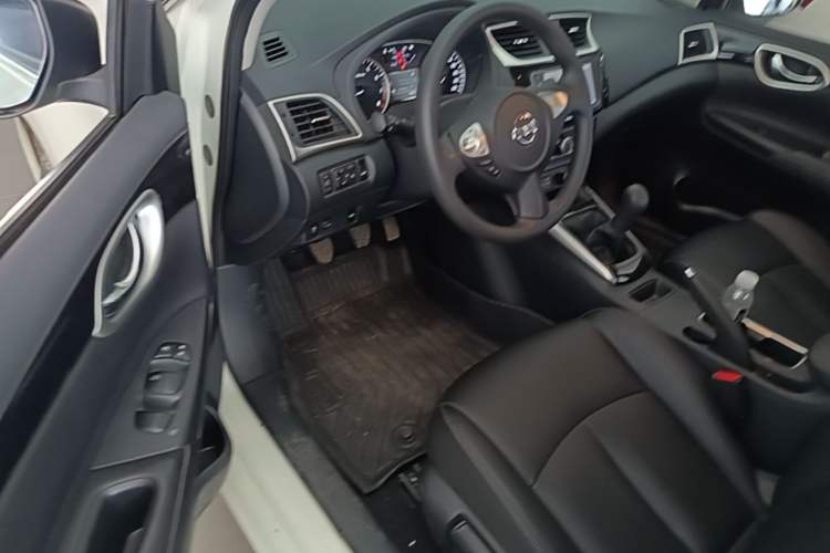 Used Nissan Sylphy 2021 Classic 1.6XL Manual Luxury Edition Driver Seat