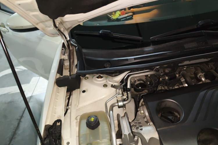 Used Nissan Sylphy 2021 1.6L XL CVT Enjoyment Edition Engine Bay Right