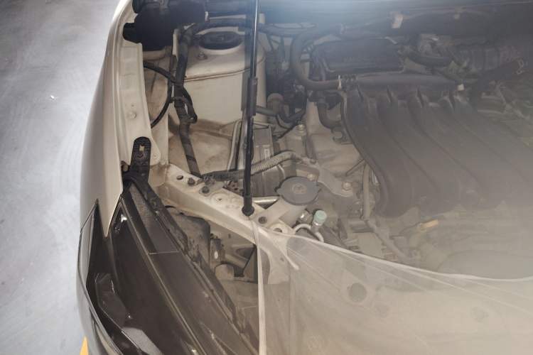 Used Nissan Sylphy 2021 Classic 1.6XL Manual Luxury Edition Engine Bay Right