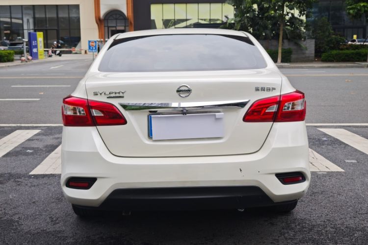 Used Nissan Sylphy 2021 Classic 1.6XL CVT Luxury Edition Exterior 12
